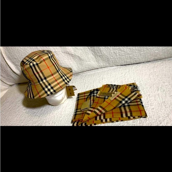 BURBERRY Archive Check Cotton Twill Bucket Hat & Scarf - Picture 1 of 4